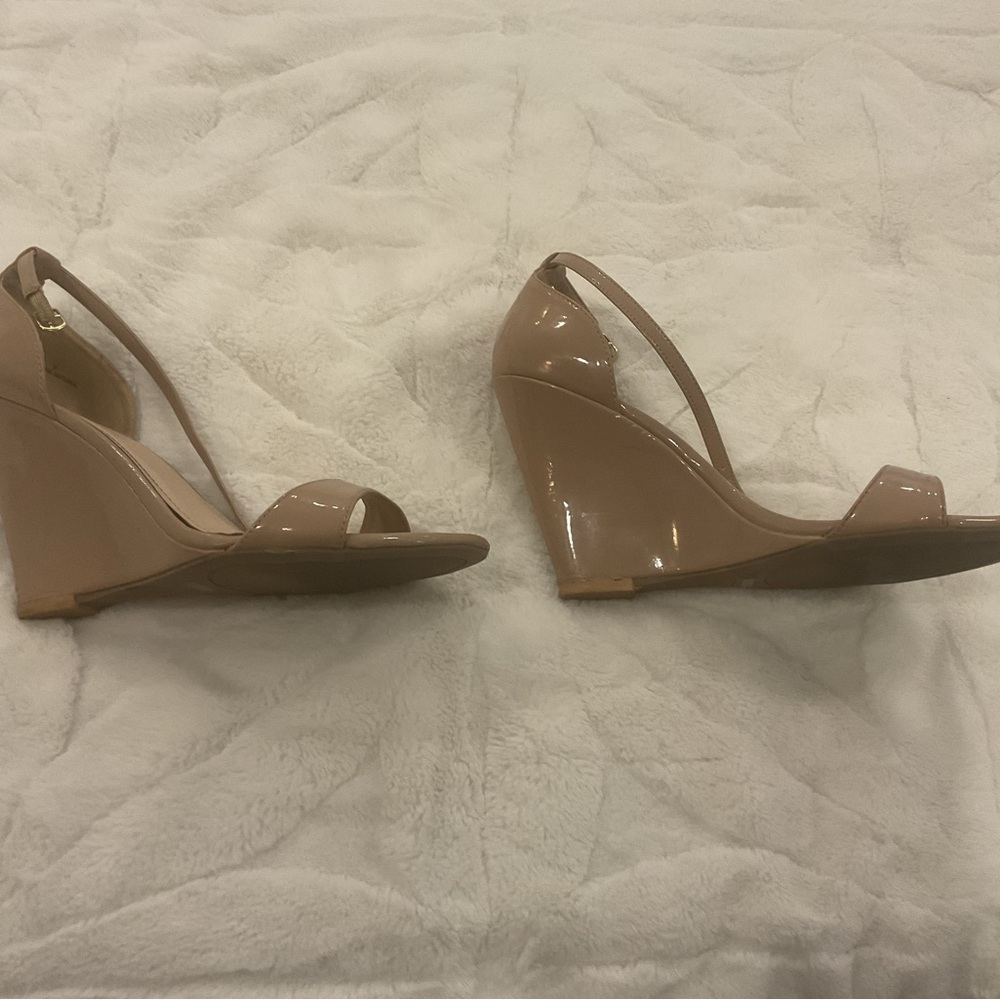 Elegant Tan Wedge Sandals